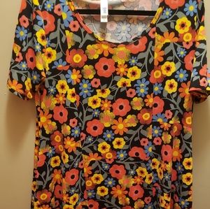 M Lularoe Perfect Tee EUC